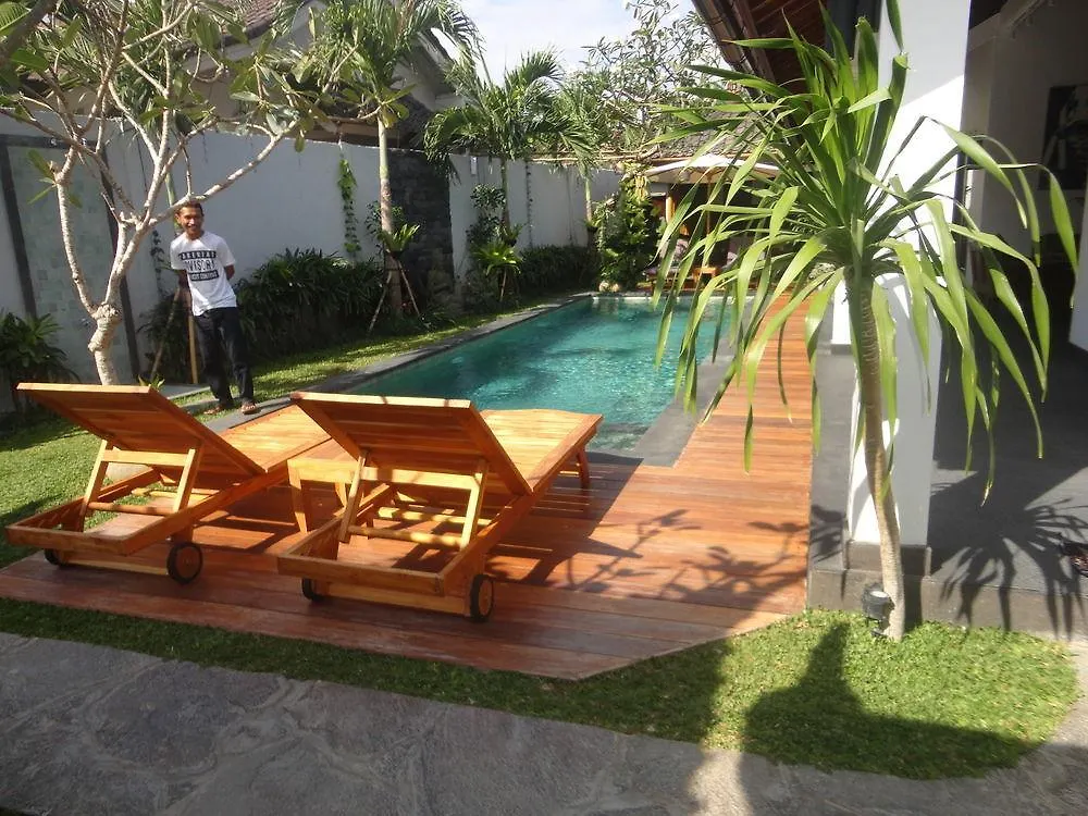 Villa In Central Seminyak  塞米亚克